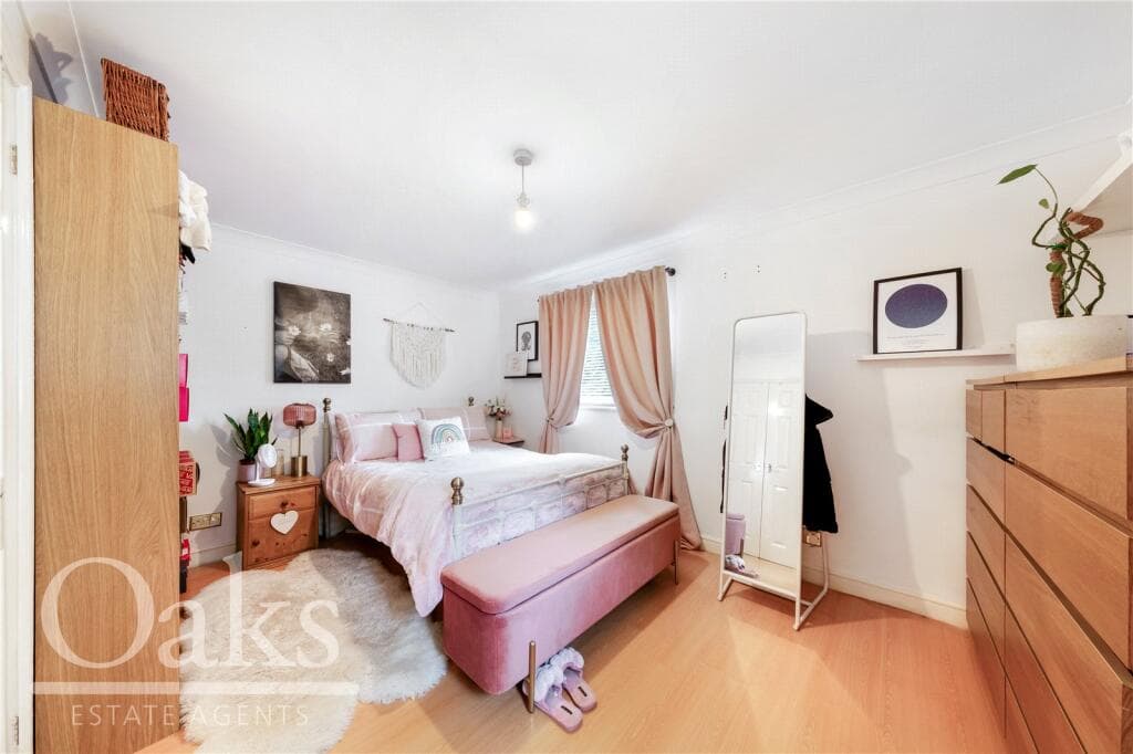 Byron Close, Streatham - Image 4