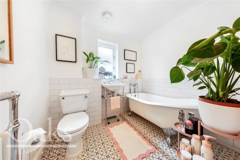 Byron Close, Streatham - Image 6