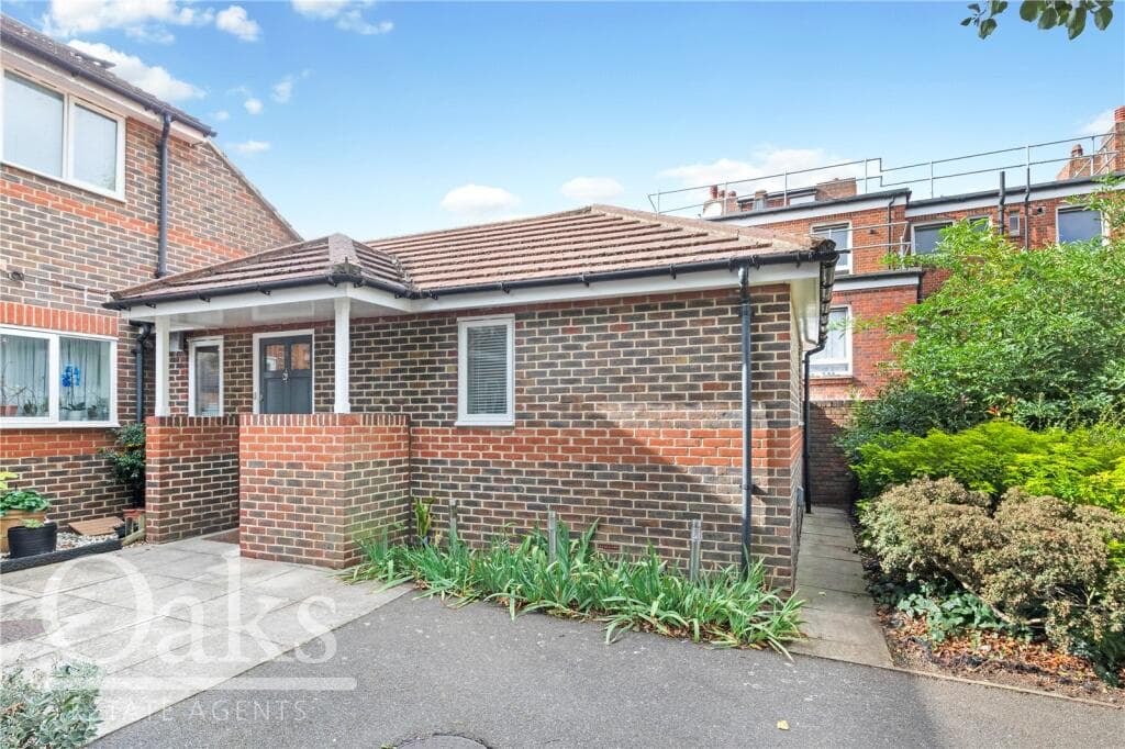 Byron Close, Streatham - Image 7