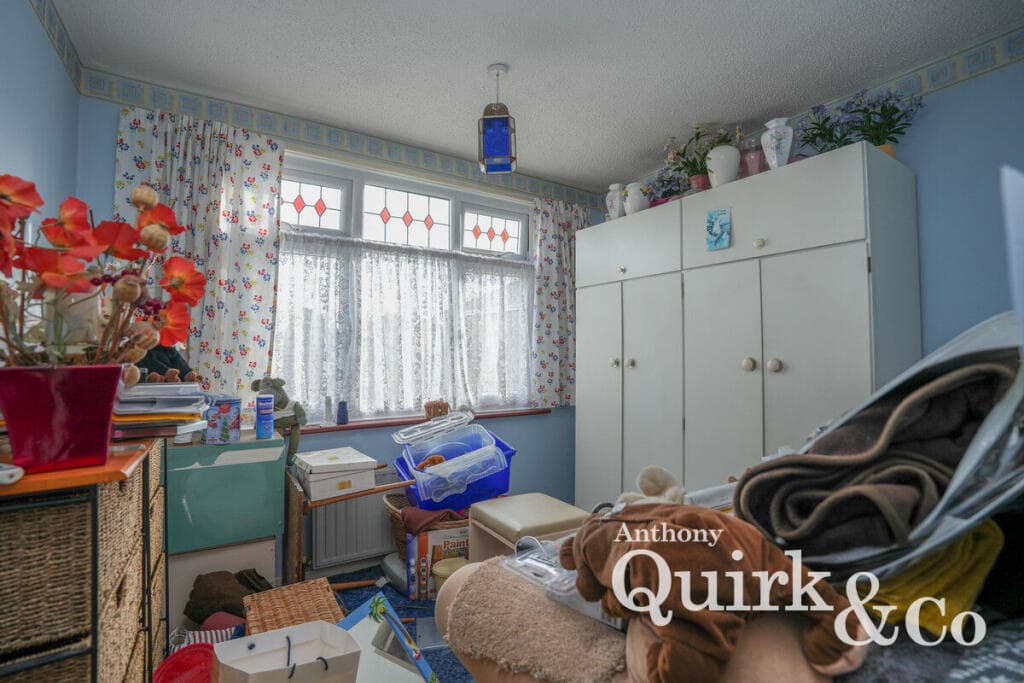 May Avenue, Canvey Island, SS8 - Image 10