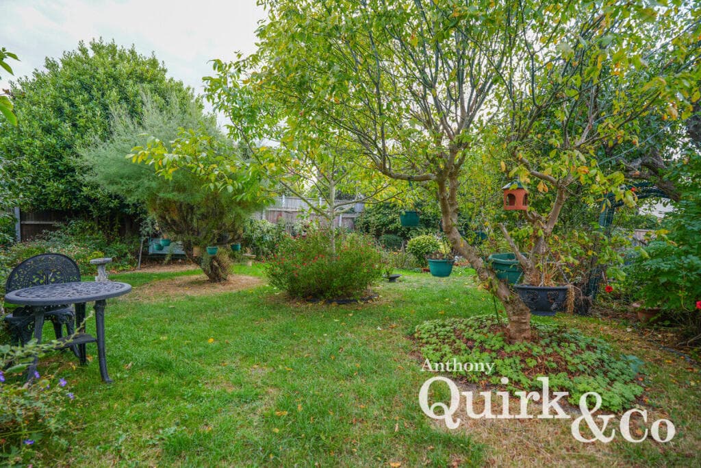 May Avenue, Canvey Island, SS8 - Image 2