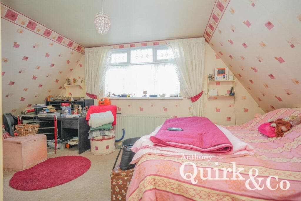 May Avenue, Canvey Island, SS8 - Image 7