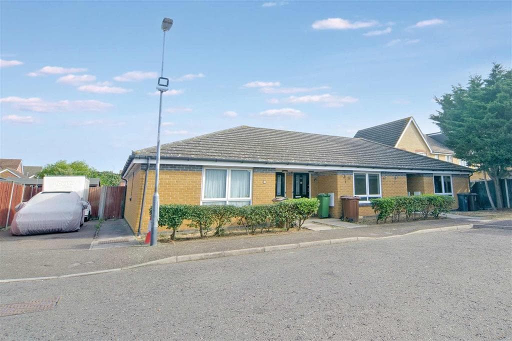 View property at Billings Close, DAGENHAM
