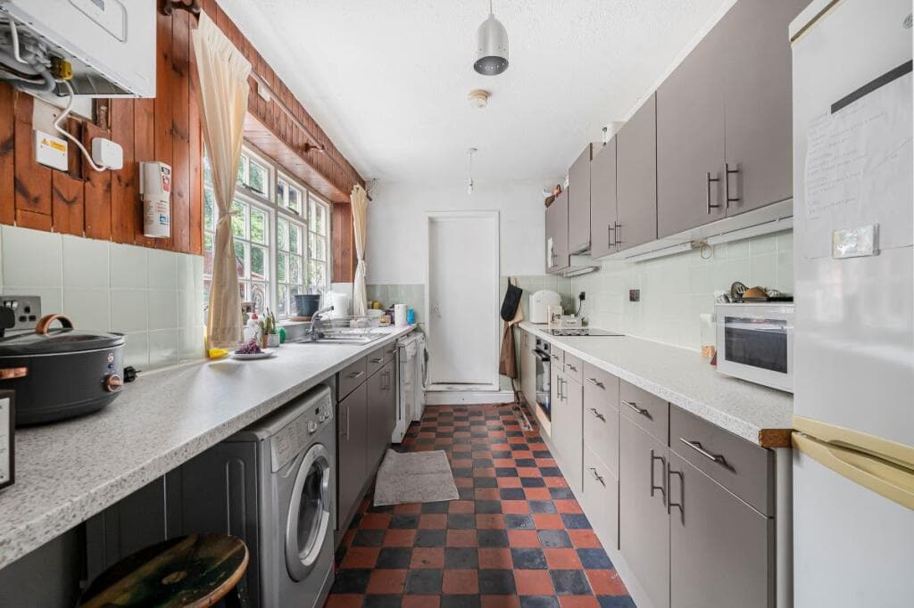 72 Alpha Terrace, Trumpington, Cambridgeshire, CB2 9HT - Image 2
