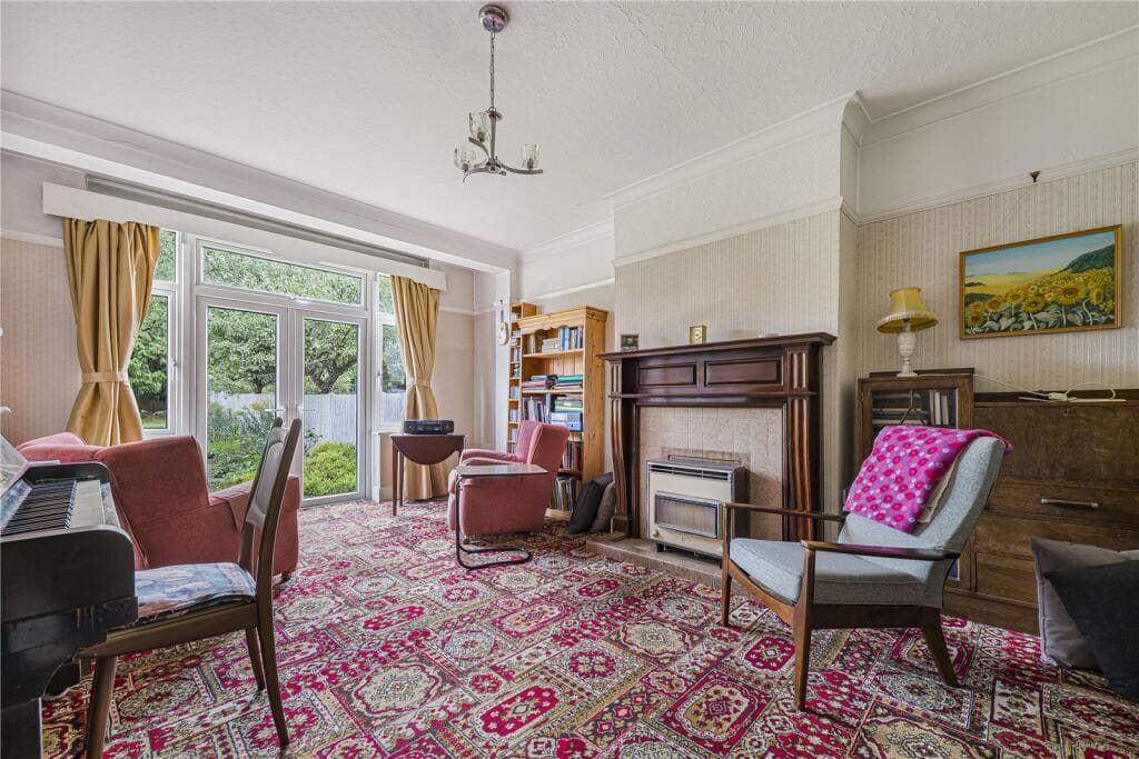 The Knoll, Bromley, BR2 - Image 3