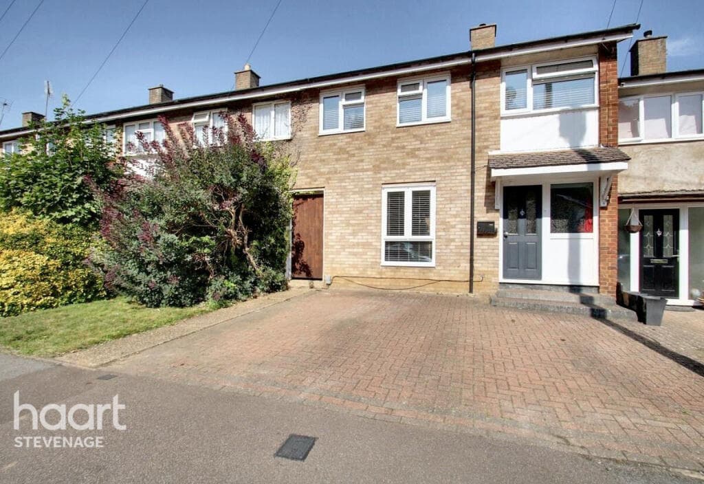 View property at Fallowfield, Stevenage