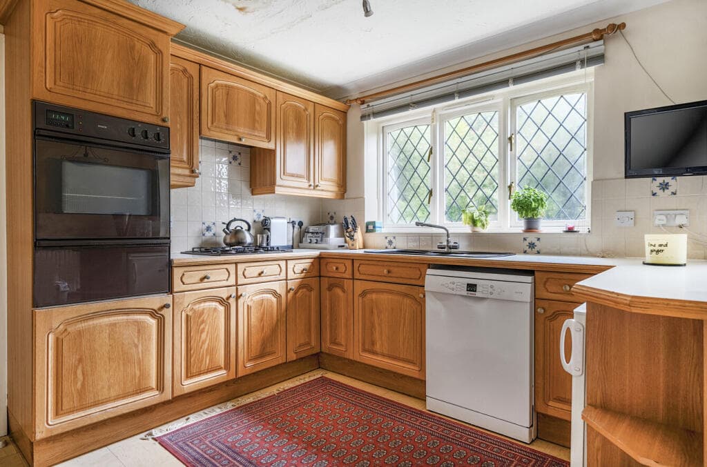 Halls Farm Close, Winchester, Hampshire, SO22 - Image 2