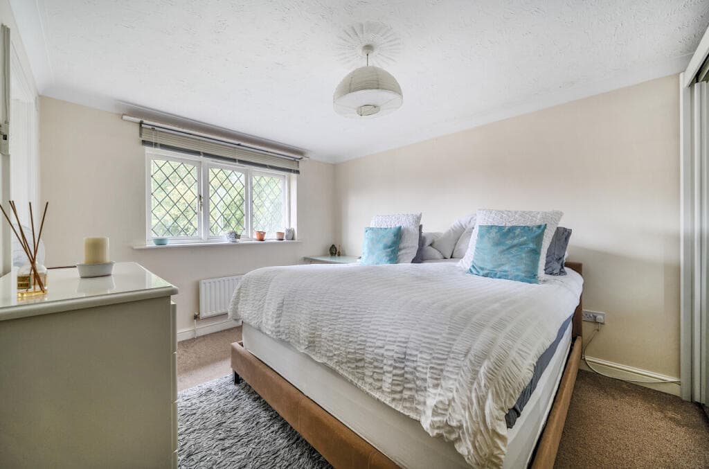 Halls Farm Close, Winchester, Hampshire, SO22 - Image 6