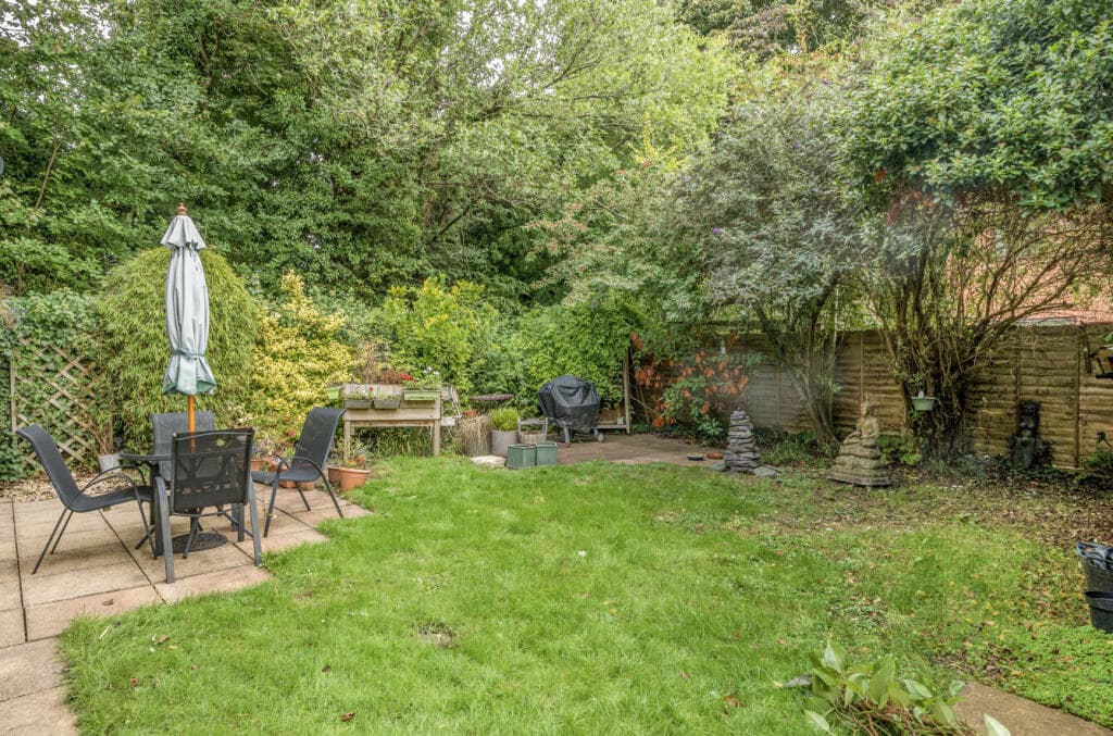 Halls Farm Close, Winchester, Hampshire, SO22 - Image 9