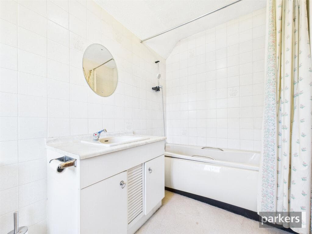 Whitegates Lane, Earley, Reading, Berkshire, RG6 - Image 11