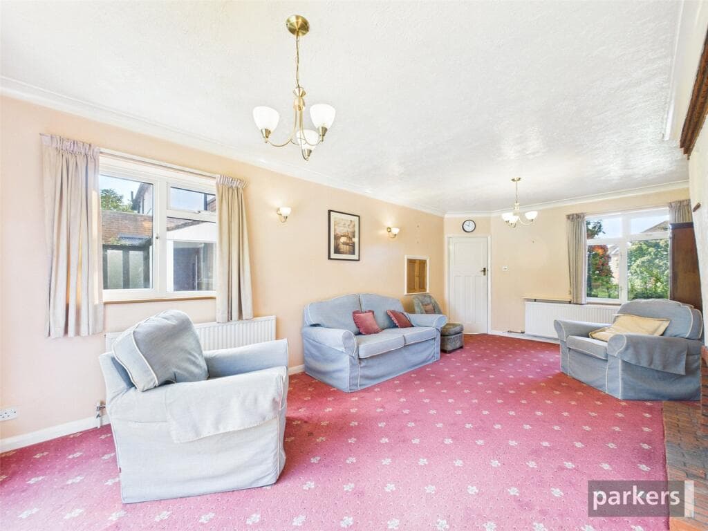 Whitegates Lane, Earley, Reading, Berkshire, RG6 - Image 2
