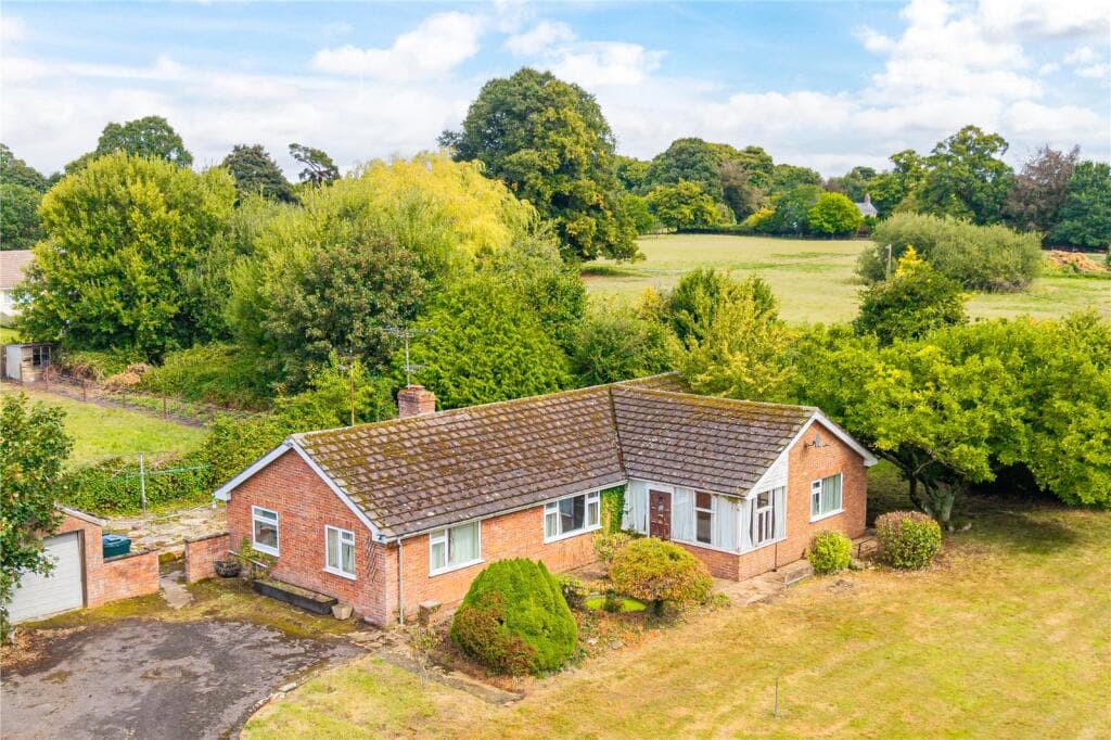 View property at Westcourt, Burbage, Marlborough, Wiltshire, SN8