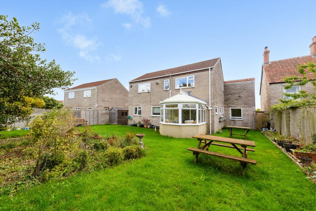Sutton Road, Somerton - Image 11
