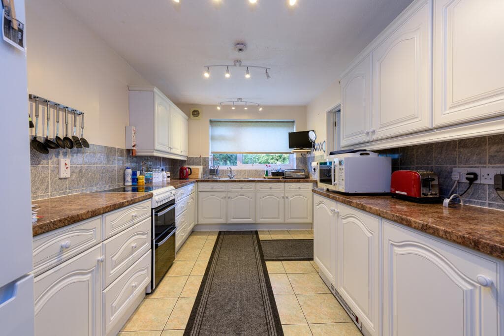 Sutton Road, Somerton - Image 2