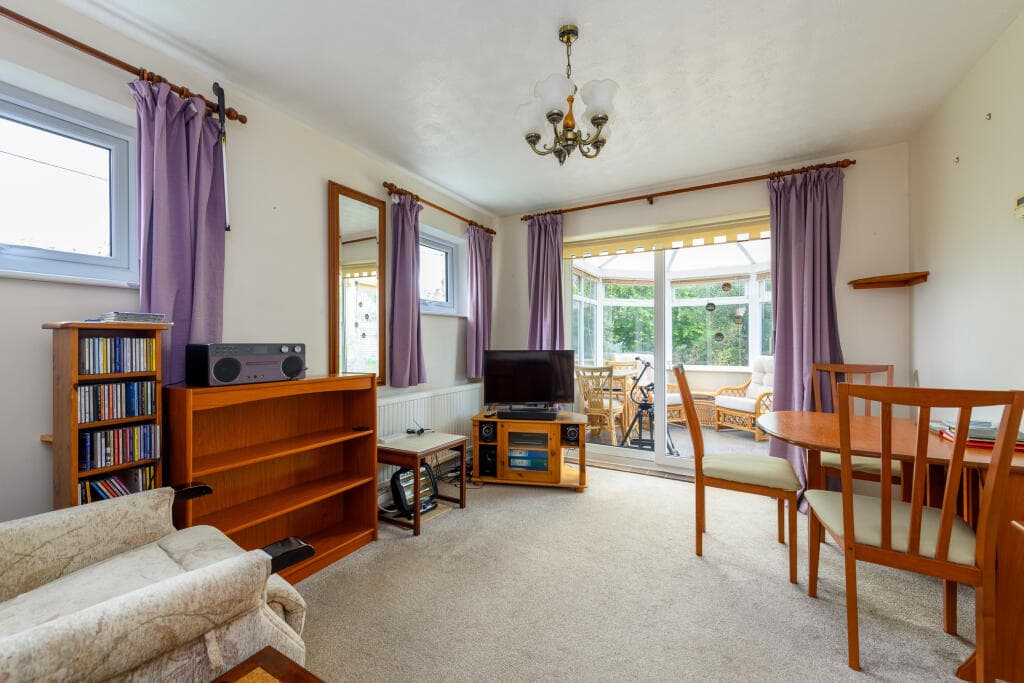 Sutton Road, Somerton - Image 4