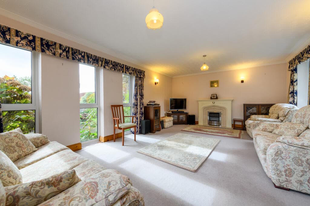 Sutton Road, Somerton - Image 5