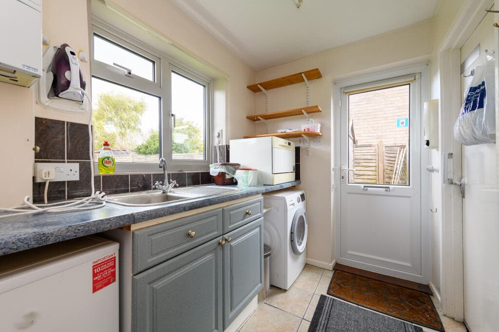 Sutton Road, Somerton - Image 6