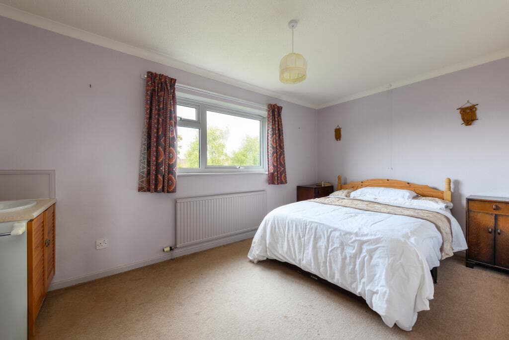 Sutton Road, Somerton - Image 8