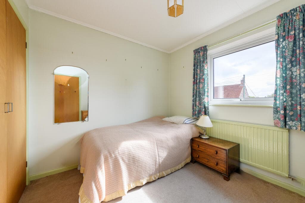 Sutton Road, Somerton - Image 9