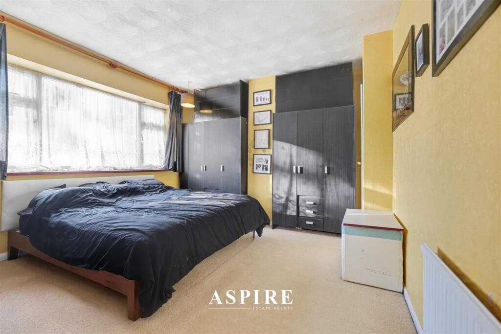 Northville Drive, Westcliff-On-Sea - Image 11