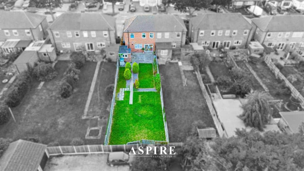 Northville Drive, Westcliff-On-Sea - Image 2
