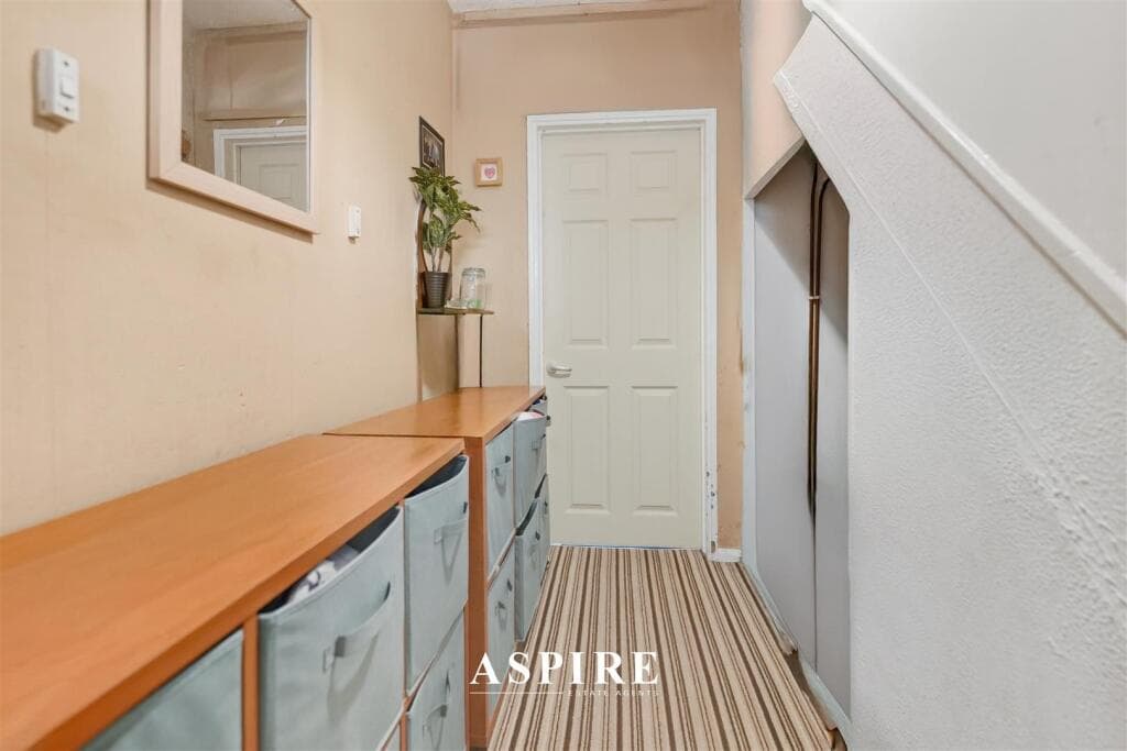 Northville Drive, Westcliff-On-Sea - Image 8