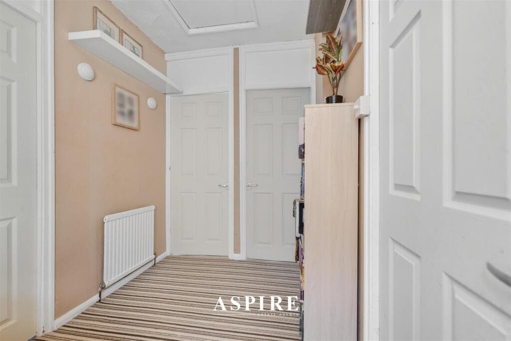 Northville Drive, Westcliff-On-Sea - Image 9