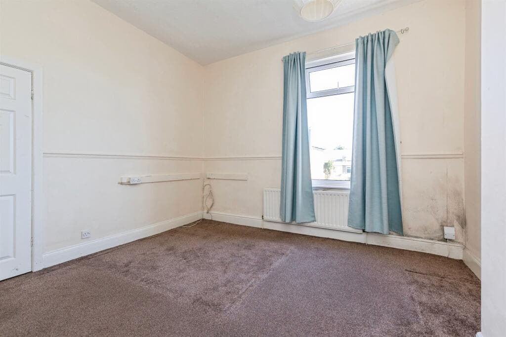 Arncliffe Gardens, Hartlepool - Image 11