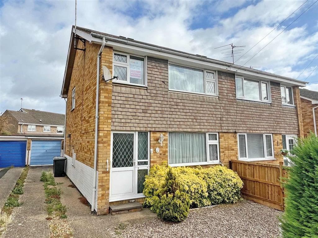 Shakespeare Road, RUSHDEN - Image 1
