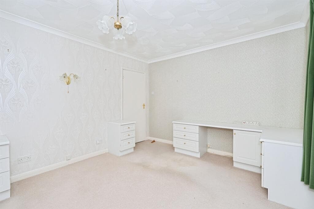 Hangleton Valley Drive, Hove - Image 4