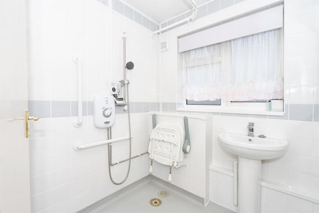 Hangleton Valley Drive, Hove - Image 8