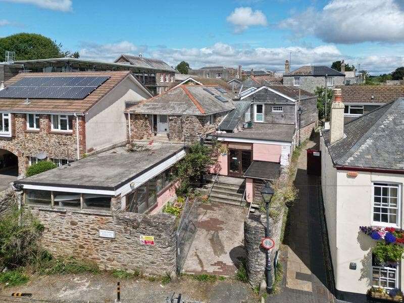 View property at 10 Bank Lane, Totnes
