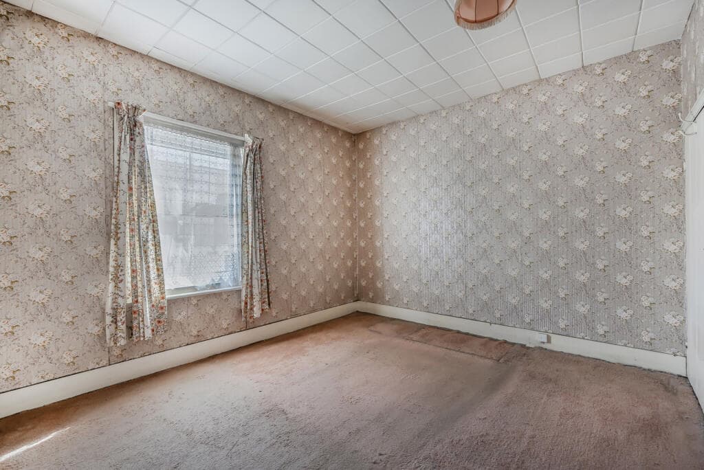 Elgar Road, Reading, Berkshire, RG2 - Image 11
