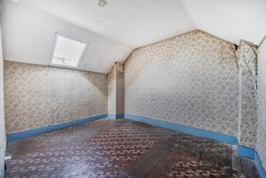 Elgar Road, Reading, Berkshire, RG2 - Image 5