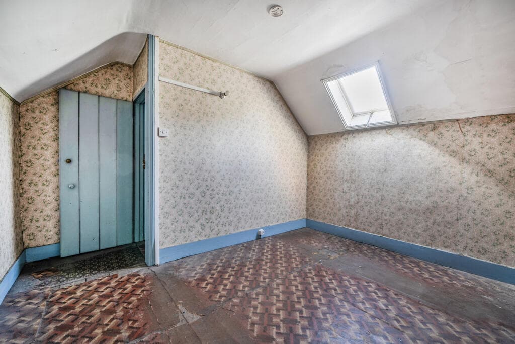 Elgar Road, Reading, Berkshire, RG2 - Image 6