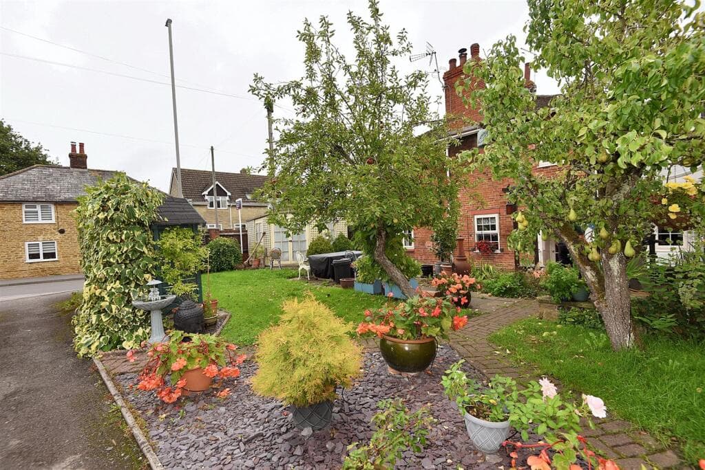 Shaftesbury Road, Lodden, Gillingham - Image 3