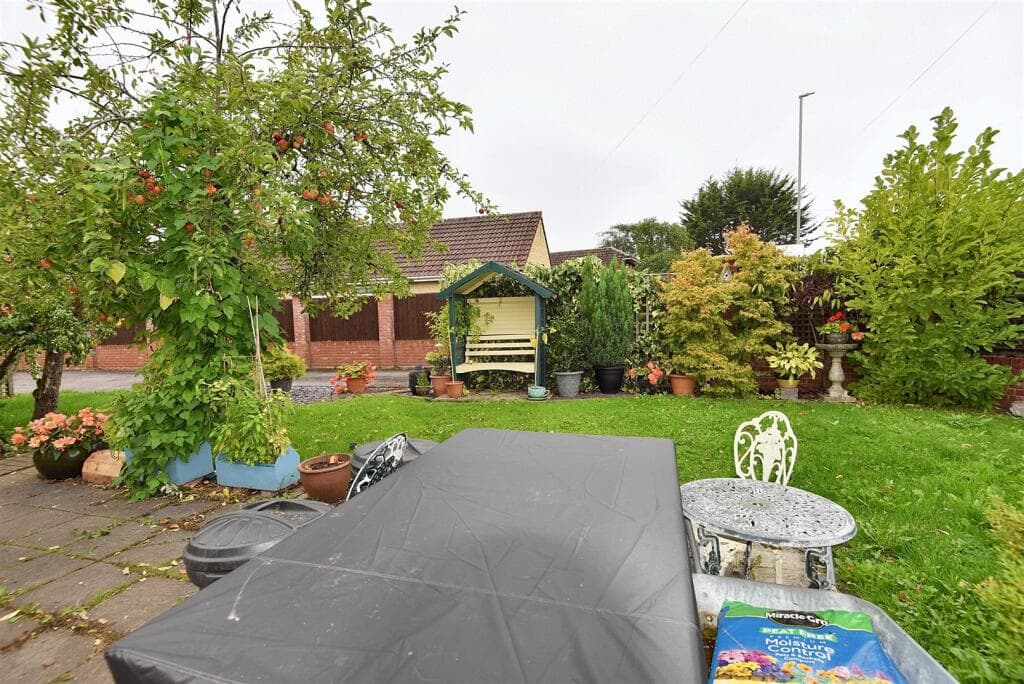 Shaftesbury Road, Lodden, Gillingham - Image 4