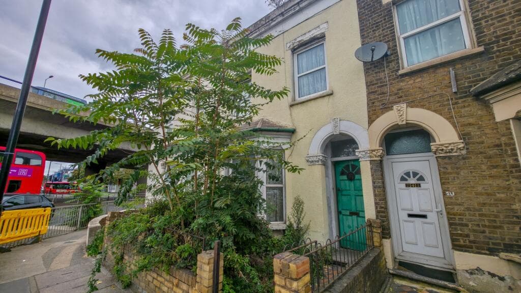 View property at Woolwich Road, London, SE10