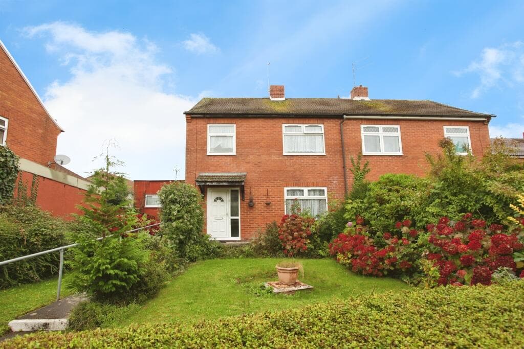 View property at Newborough Avenue, Llanishen, Cardiff