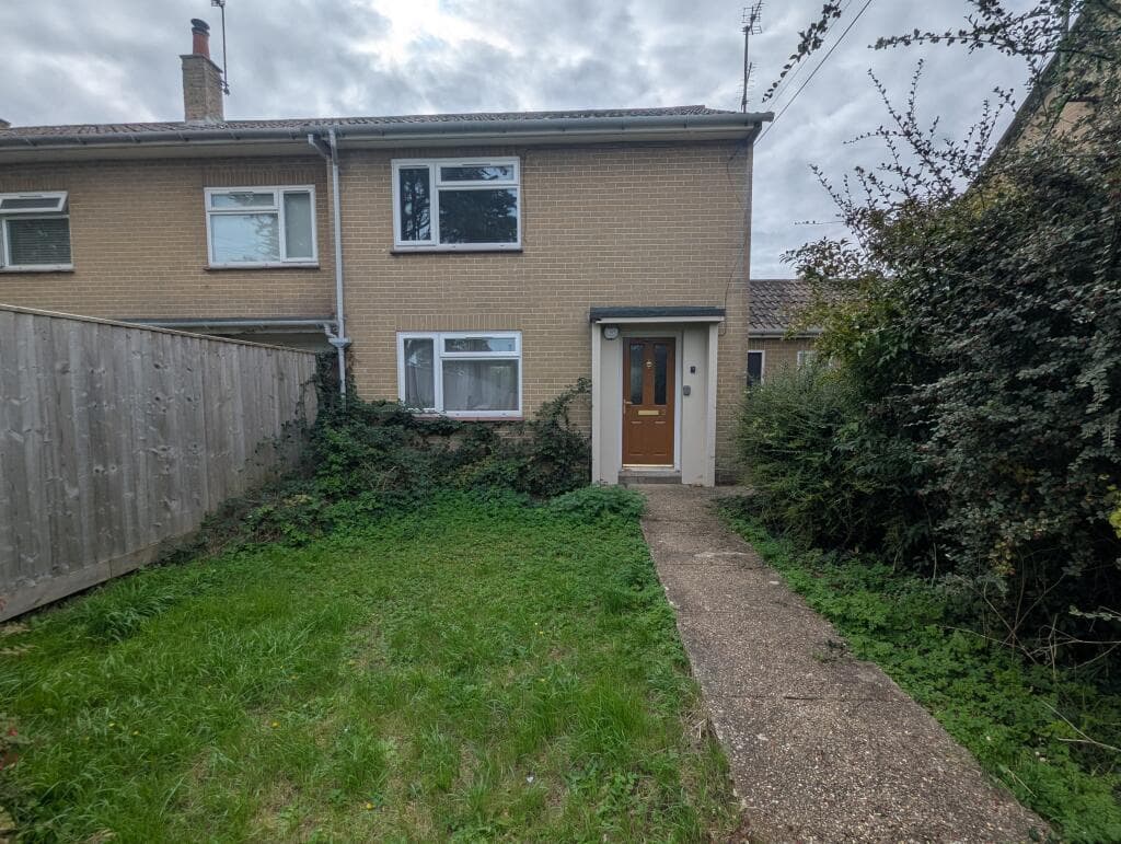 View property at 5 Broughtons Drive, Misterton, Crewkerne, Somerset TA18 8LW
