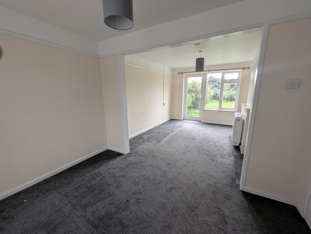 5 Broughtons Drive, Misterton, Crewkerne, Somerset TA18 8LW - Image 2
