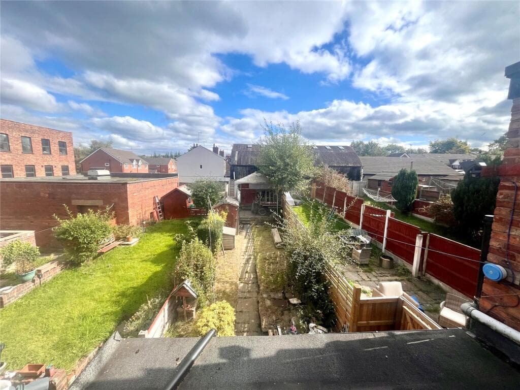 Oxford Road, Macclesfield, Cheshire, SK11 - Image 4