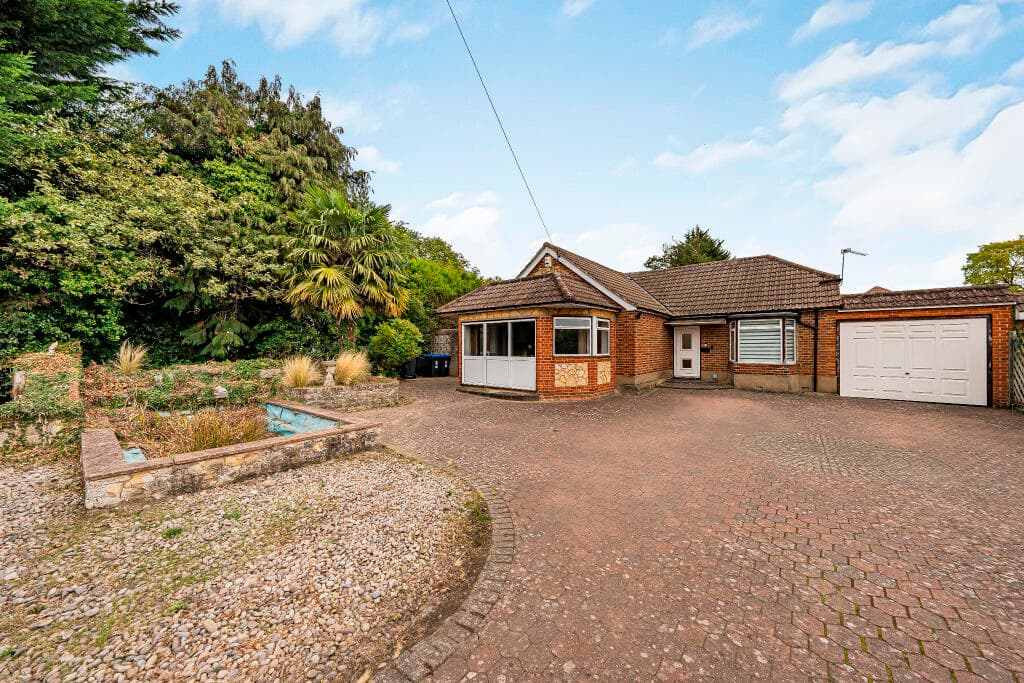 Church Lane, Wexham - Image 3