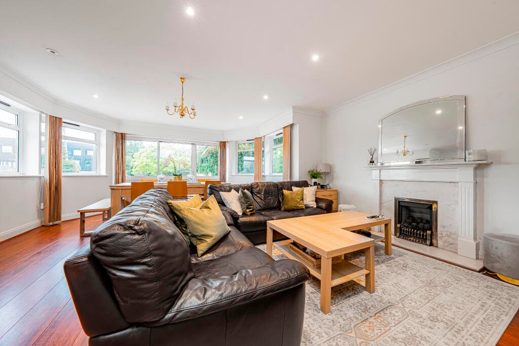 Church Lane, Wexham - Image 4