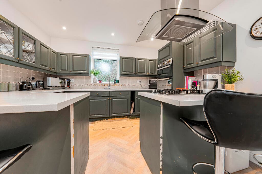 Church Lane, Wexham - Image 7