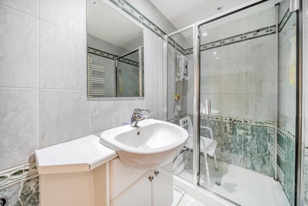 Taplow Common Road, Burnham, Buckinghamshire, SL1 - Image 11
