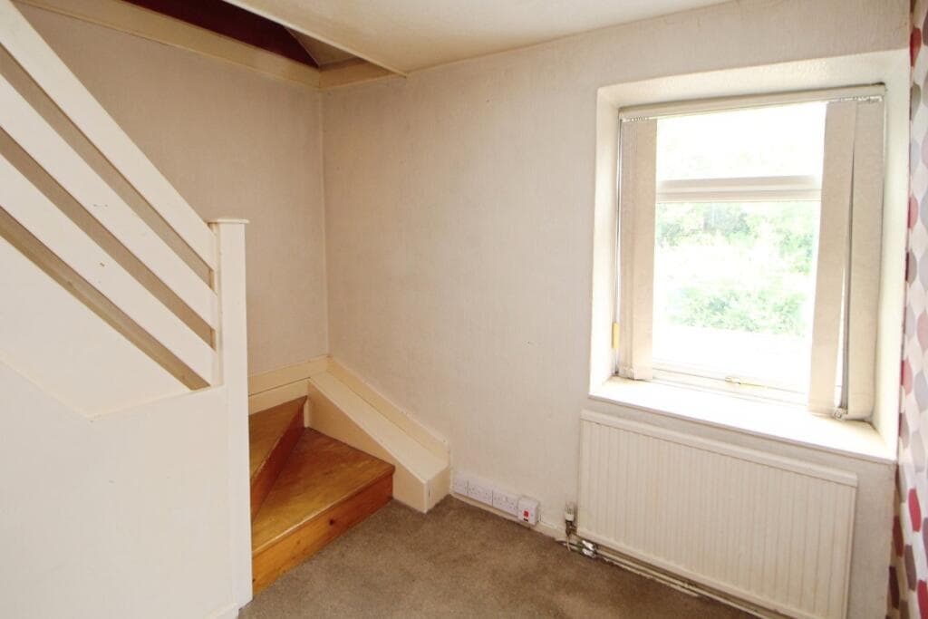 High Street West, Glossop, Derbyshire, SK13 - Image 8