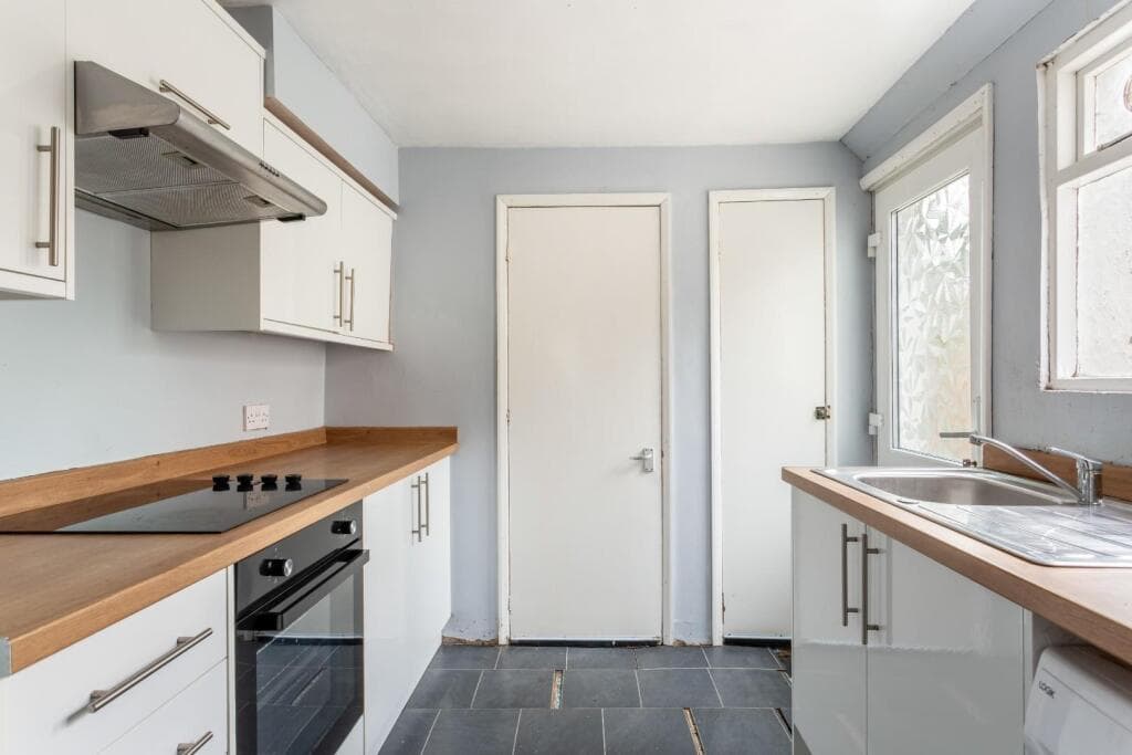 Dewe Road, Brighton - Image 2