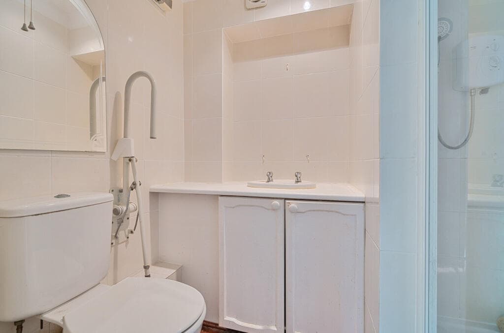 Grainger Gardens, Sholing, Southampton, Hampshire, SO19 - Image 6