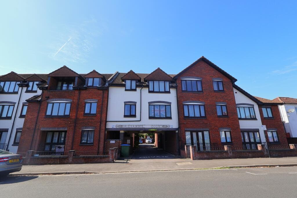 View property at Park Road, Southampton